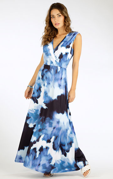 Damen lang Kleid ohne Ärmel.