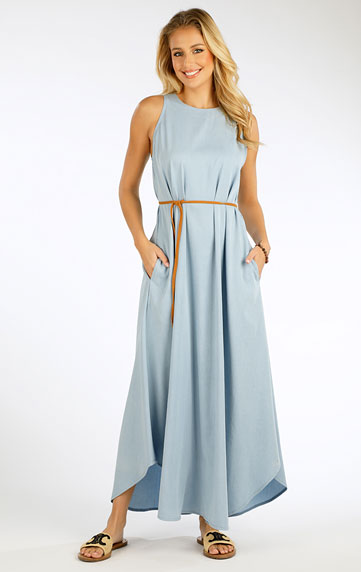 Damen lang Kleid ohne Ärmel.