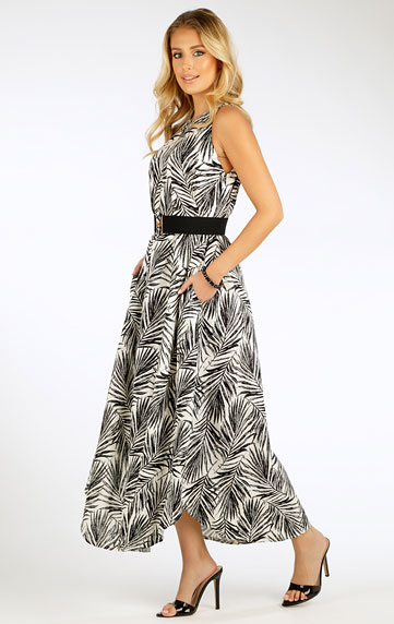 Damen lang Kleid ohne Ärmel.