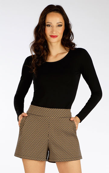 Damenmode > Damen Shorts. 7F055