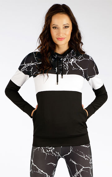 Sportbekleidung >  7F168