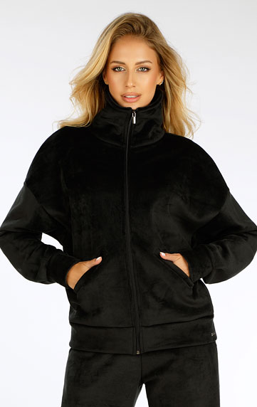 Damen Jacke mit Reisverschluss.